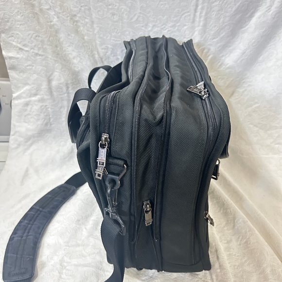 Tumi Black Men's Briefcase with Shoulder Strap - Picture 9 of 12